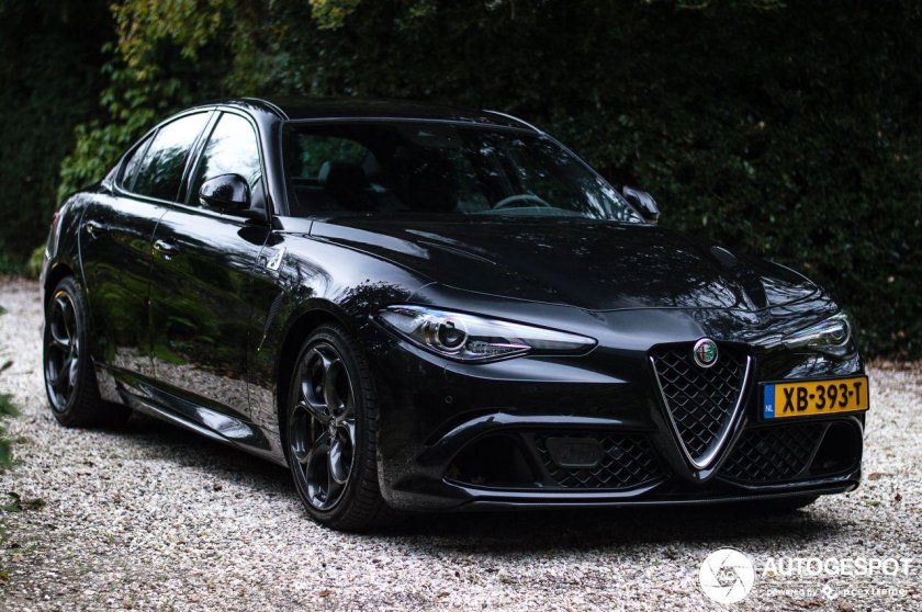 Alfa Romeo Giulia Квадрифолио