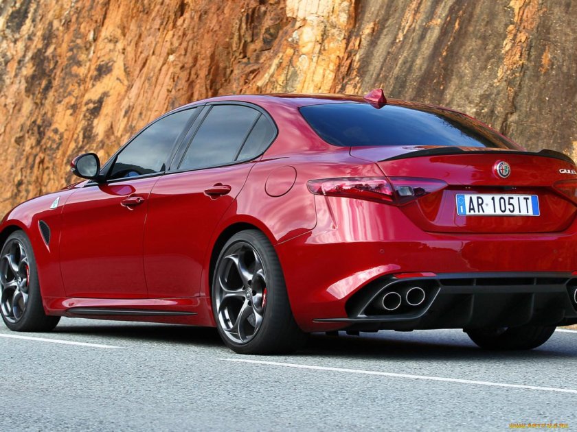 Alfa Romeo Giulia Квадрифолио
