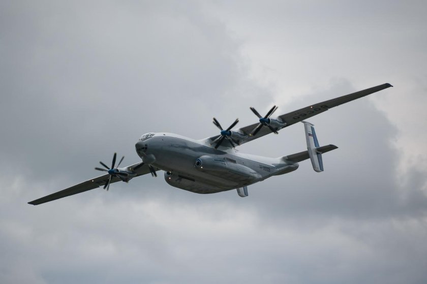 Турбовинтовой АН 22 самолет турбовинтовой