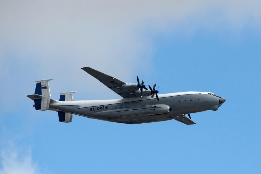 Турбовинтовой АН 22 самолет турбовинтовой