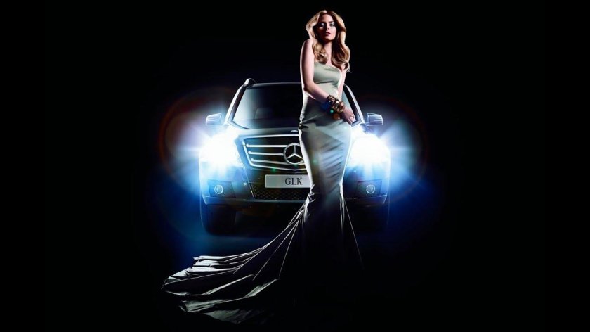 Девушка в машине