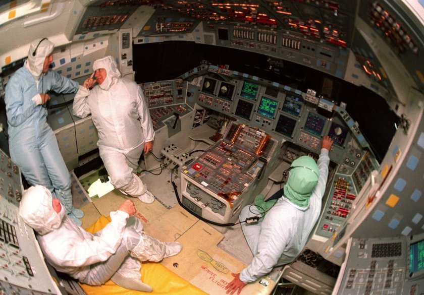 Кабина Спейс шаттла