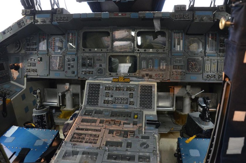 Кабина Спейс шаттла