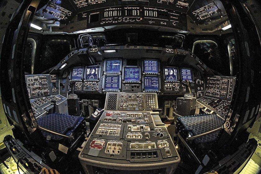 Кабина Спейс шаттла