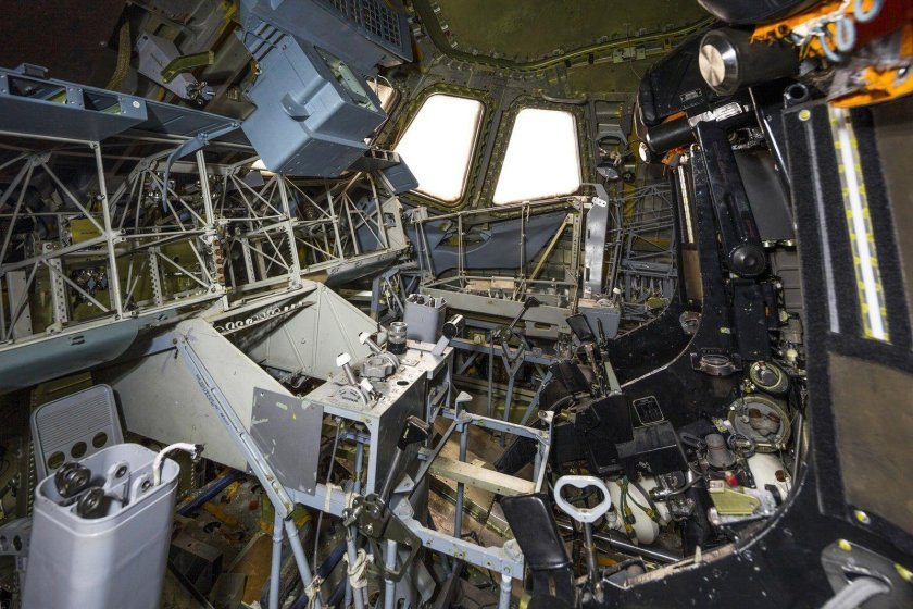 Космический челнок Буран кабина