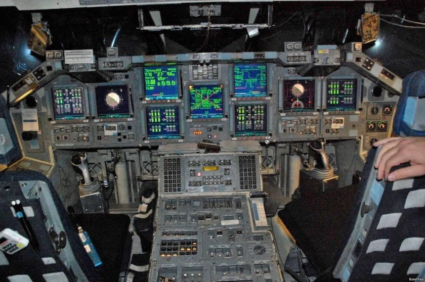 Кабина шаттла Буран