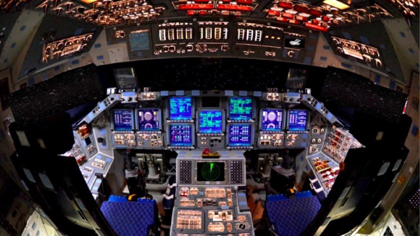 Кабина Спейс шаттла