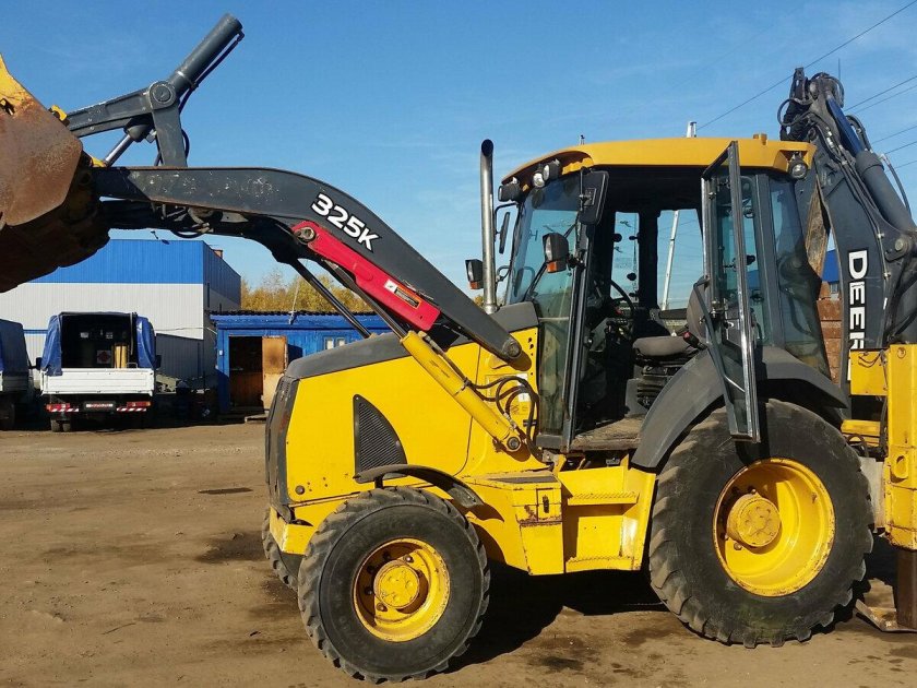 John Deere 325