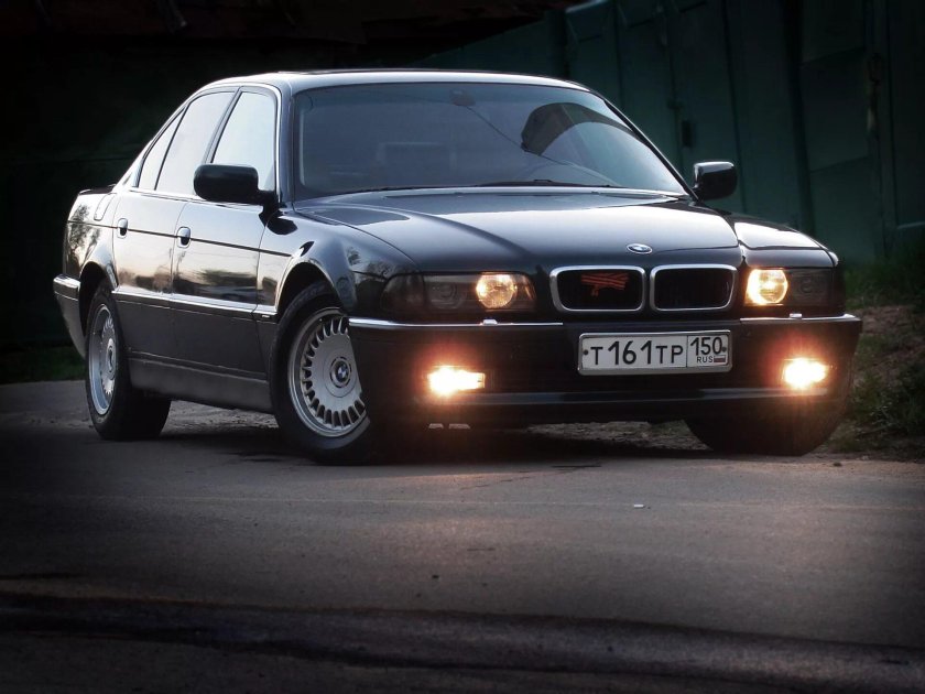 БМВ 7 е34