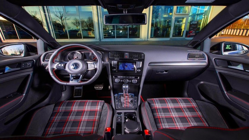 Volkswagen Golf 7 GTI салон