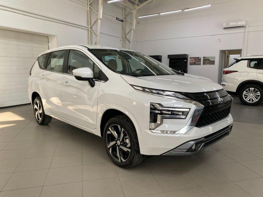 Mitsubishi xpander cross