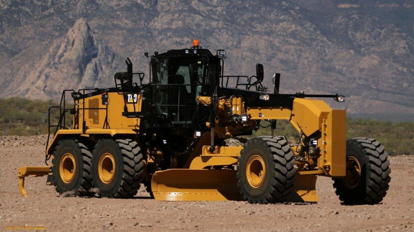 Грейдер катерпиллер