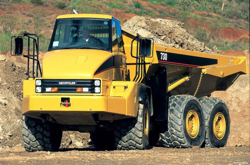 Самосвал Caterpillar 730