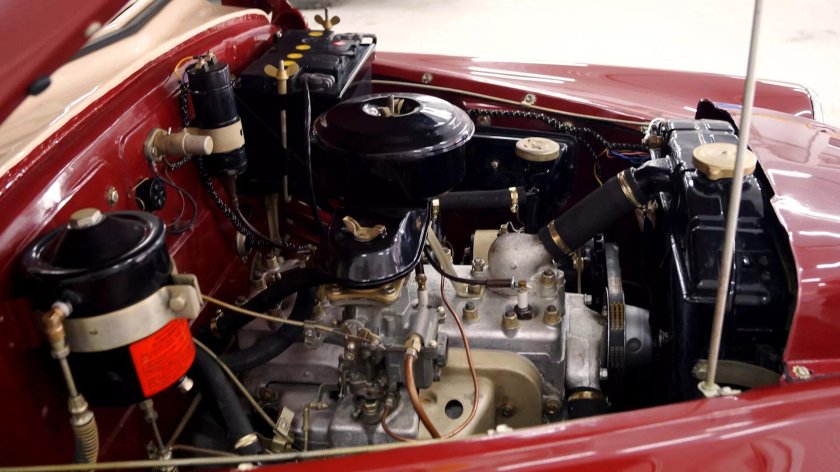 ГАЗ м20 победа моторный отсек