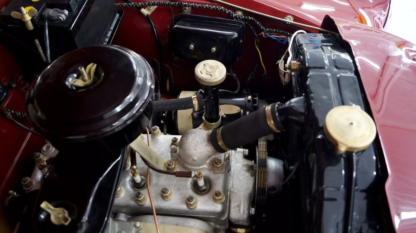 ГАЗ м20 победа моторный отсек