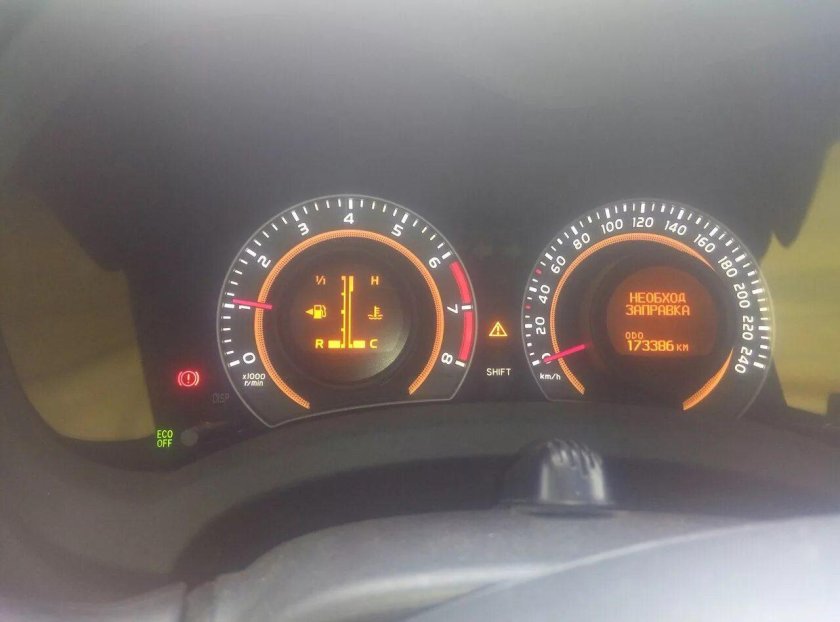 Уровень бензина в баке Тойота аурис