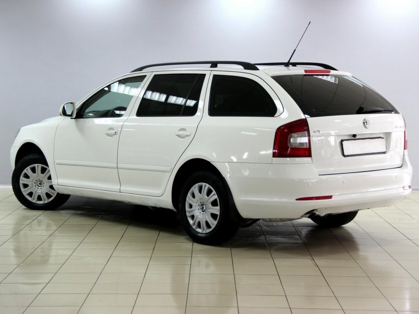 Шкода Октавия 2011 года