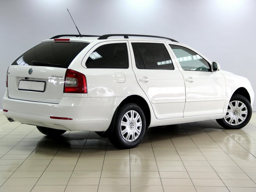 Шевроле Лачетти белая