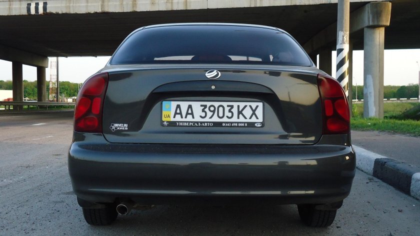 ЗАЗ Ланос сзади