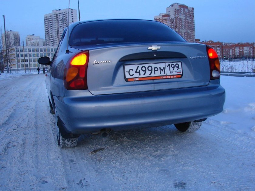 Chevrolet lanos зад
