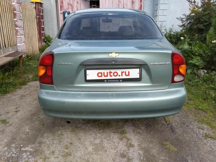 Chevrolet lanos зад