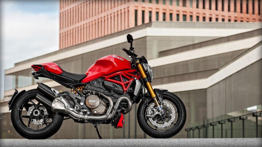 Ducati Monster 1200s