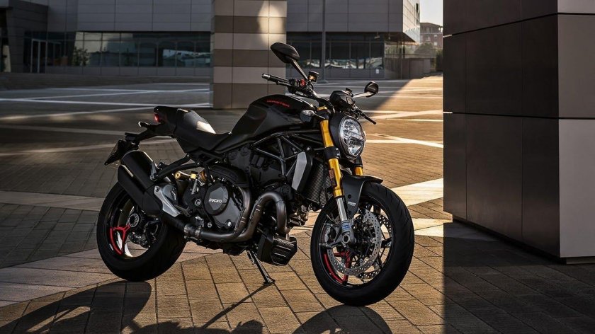 Ducati Monster 1200s