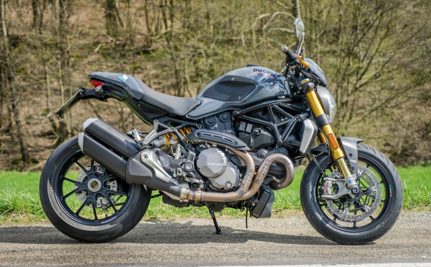Ducati Monster 1200s