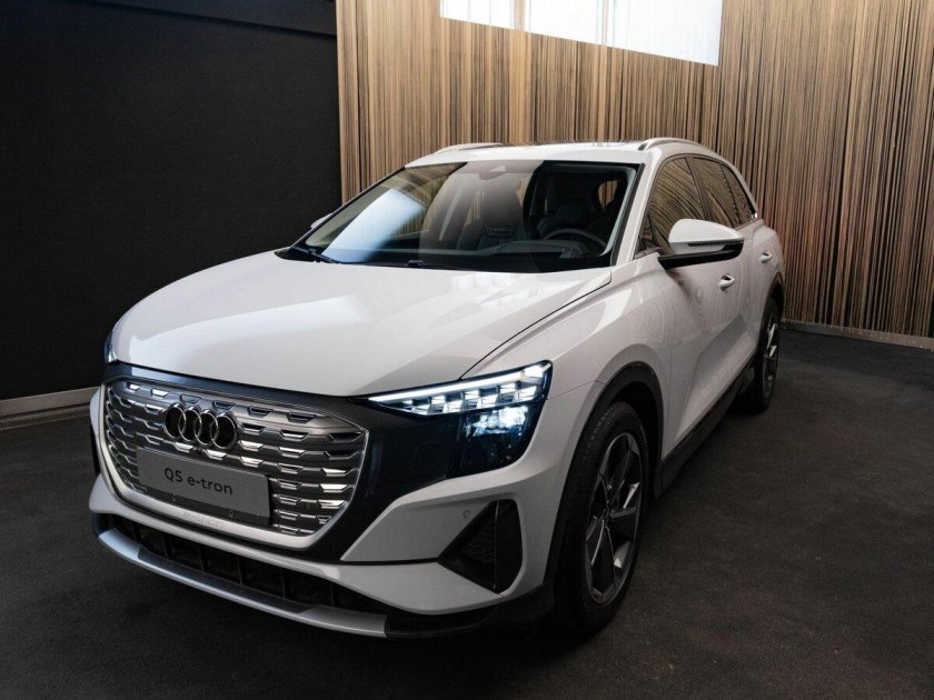 Ауди етрон 2022