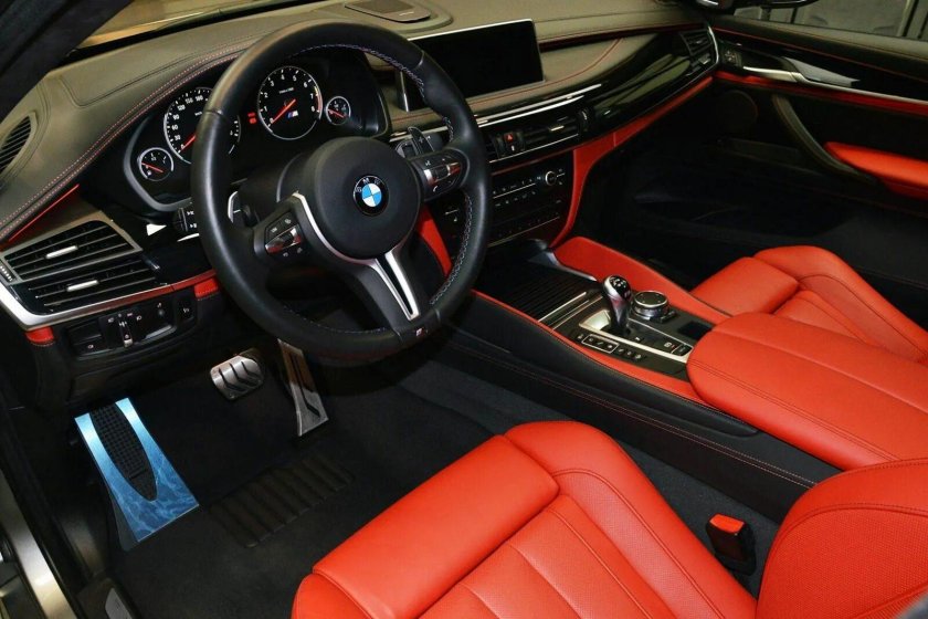 BMW x6m Competition салон