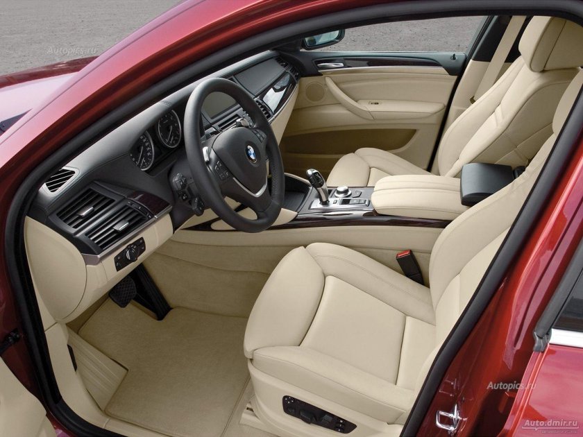 Машина BMW x6 салон