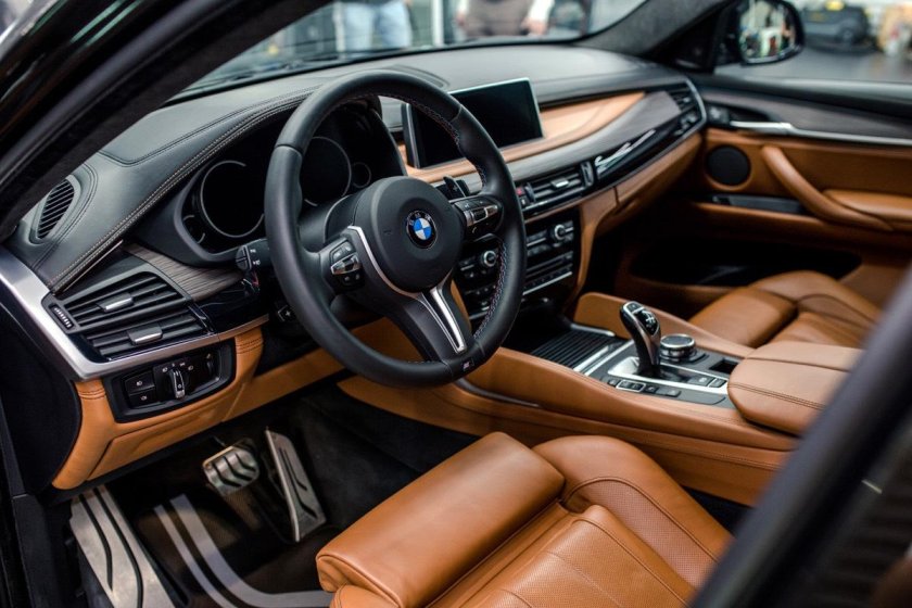 БМВ х6 салон