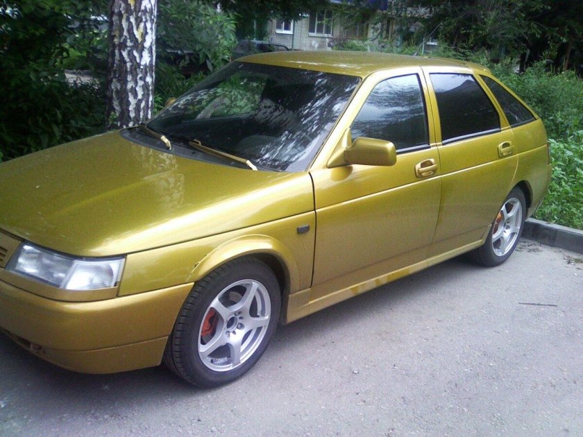 Золотая ВАЗ 2112 купе