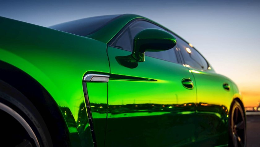 Порше Панамера изумрудный
