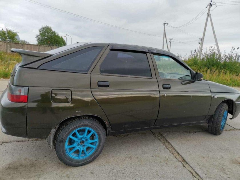 ВАЗ 2112 золотистый темно зеленый