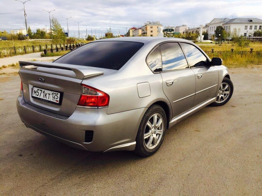 Subaru Legacy b4