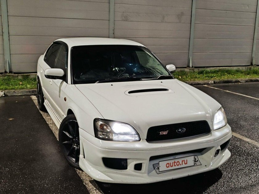 Субару легаси б4 2001