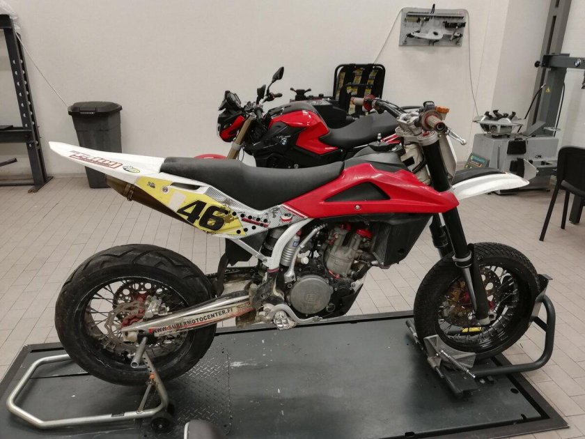 Хускварна супермото стоп сигнал