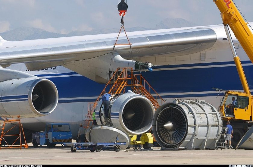 АН-124 реверс