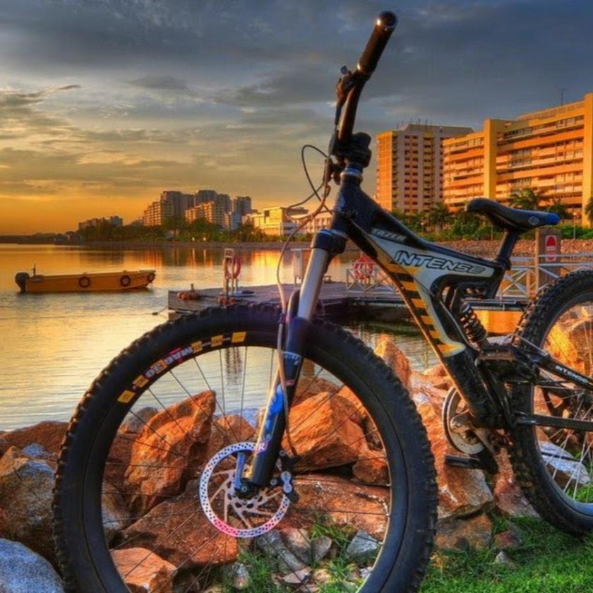 Велосипед в городе