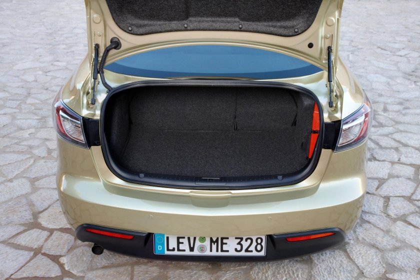 Багажник Мазда 3 седан