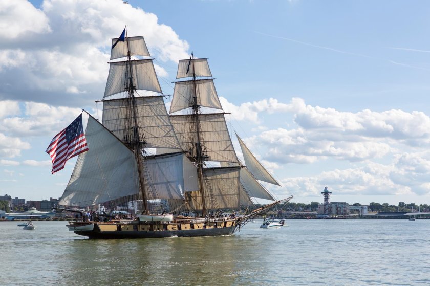 Парусный двухмачтовый бриг