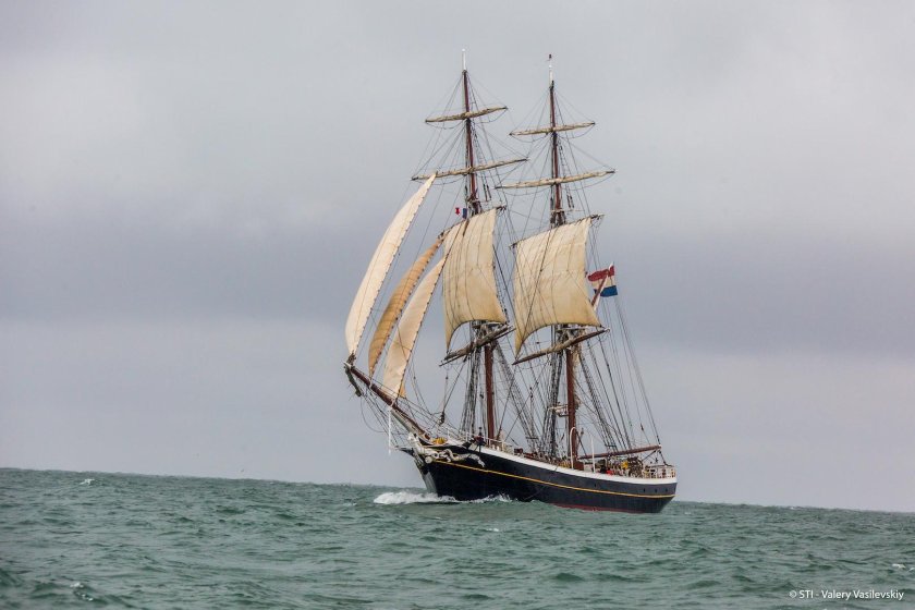 Бриг корабль 17 века