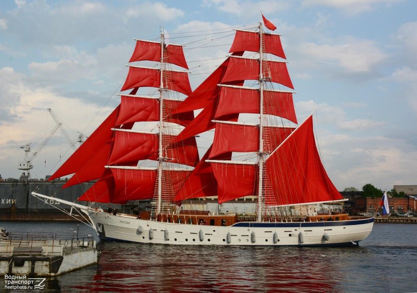 Парусник Крузенштерн Алые паруса