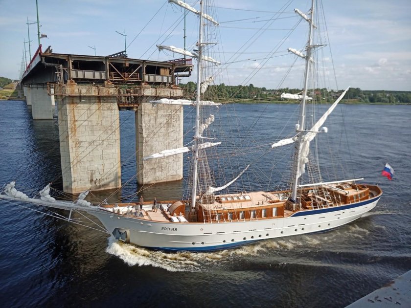 Бриг Россия