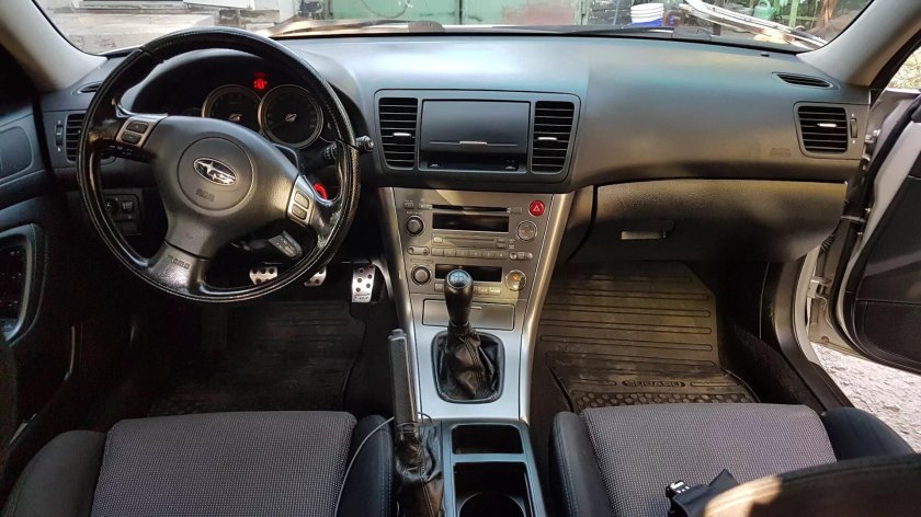 Subaru Legacy 2003 салон