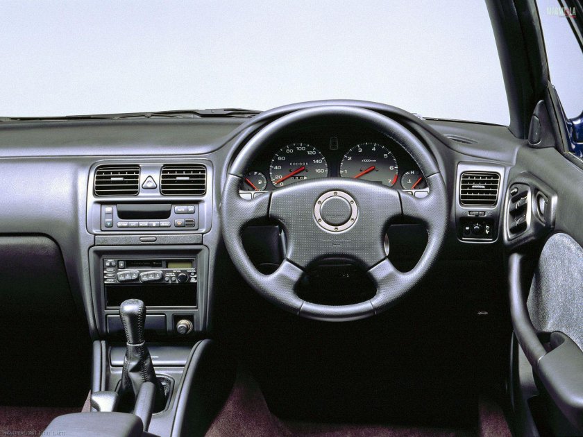 Subaru Legacy Outback 1997 салон