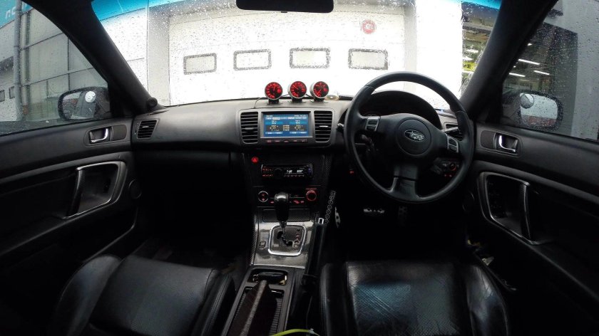 Legacy bl5 салон