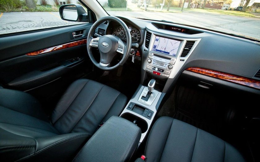 Subaru Legacy 2012 салон