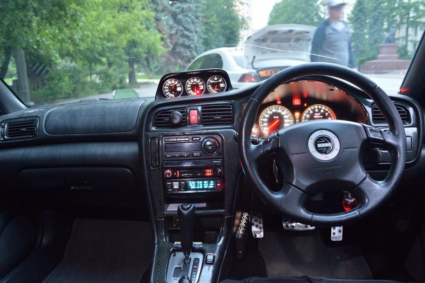 Subaru Legacy b4 салон